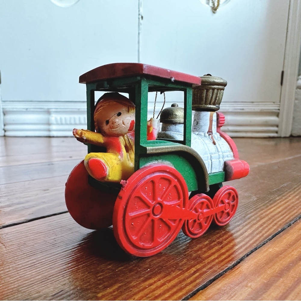 Vintage 1989 Wynne Novelty Train Engine w Boy wooden Christmas tree ornament